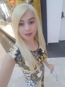 Pendik Escort Kadın ile arabada yaşadığımız acayip seks
