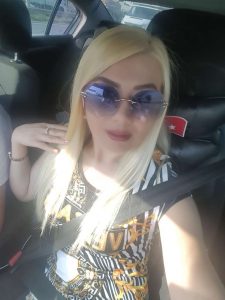 Pendik Escort Kadın ile arabada yaşadığımız acayip seks