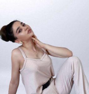 Başı Bağlı İstanbul Anadolu Yakası Seçkin taş gibi orospu Escort Ayça