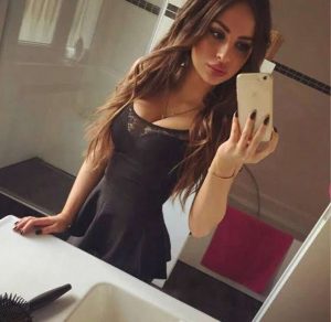 Başı Bağlı Yabancı Fetiş Yapan İstanbul Escort Kadın Çepere