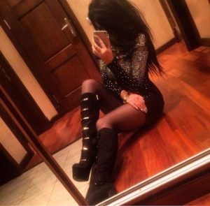 Ataşehir Ağza Escort Bayan Ebru ile Daha Önceki İşvereninin seks öyküsü