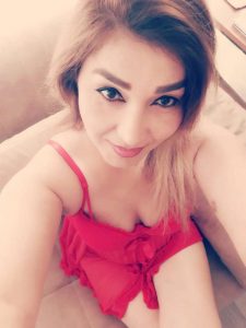 Ataşehir Escort taş gibi orospu Kadın ile Soyunma Kabininde seviştik