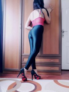 Ataşehir Escort taş gibi orospu Kadın ile Soyunma Kabininde seviştik