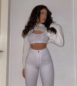 tesettürlü İstanbul Ümraniye Kendi Evinde Görüşen Escort Sena