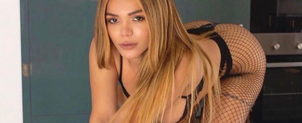 Her yerde eşlik eden hoşluk esmer Anadolu Yakası escort Burcu